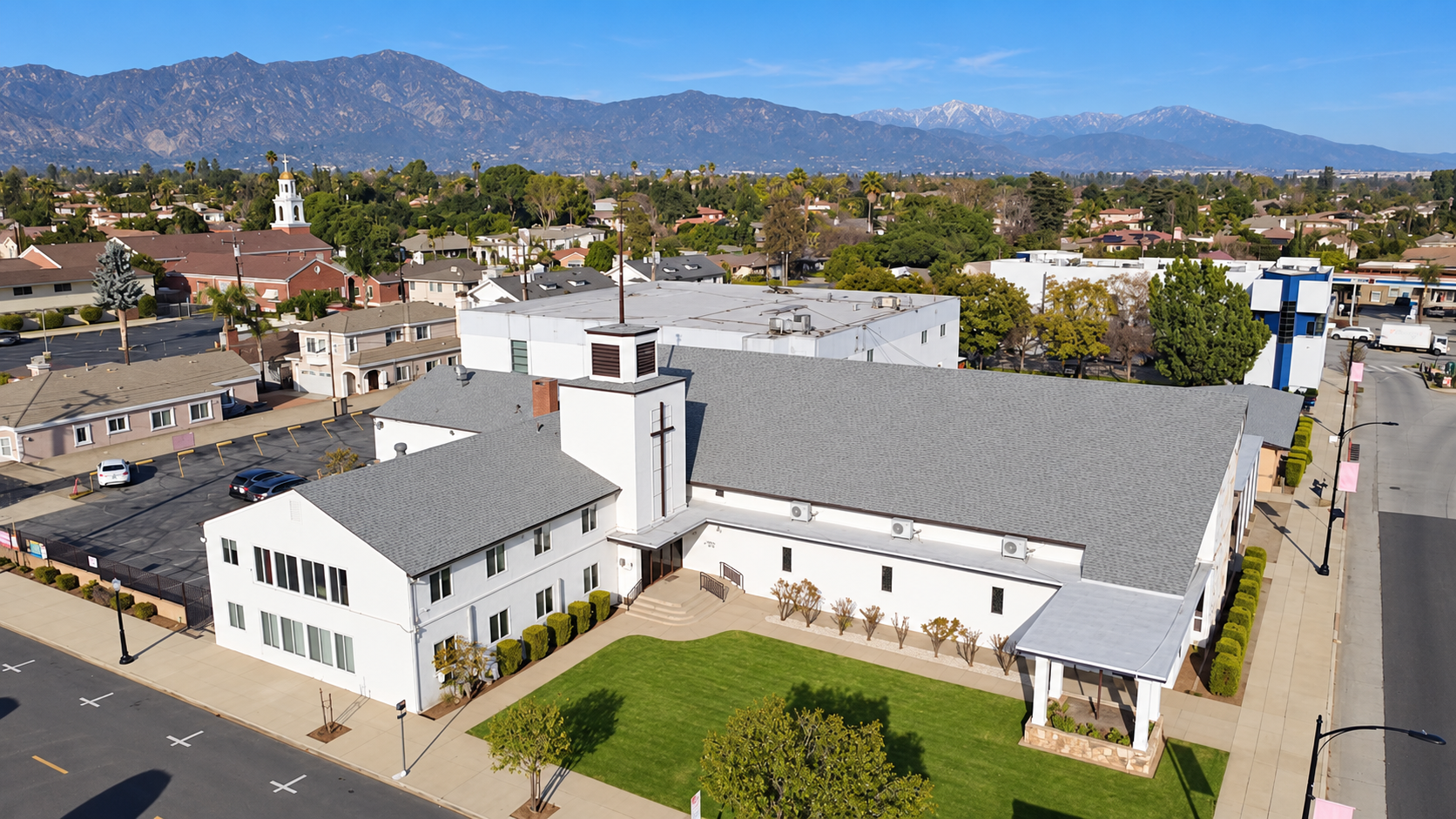 以馬內利宣聖會 Temple City 教會建築